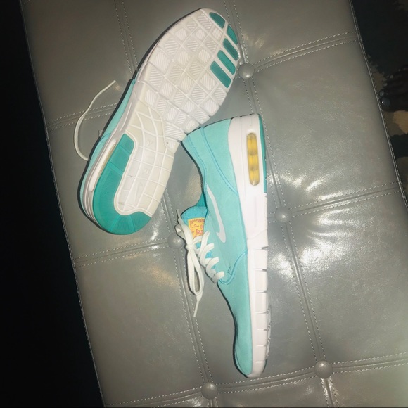 Nike AirMax - Picture 2 of 2